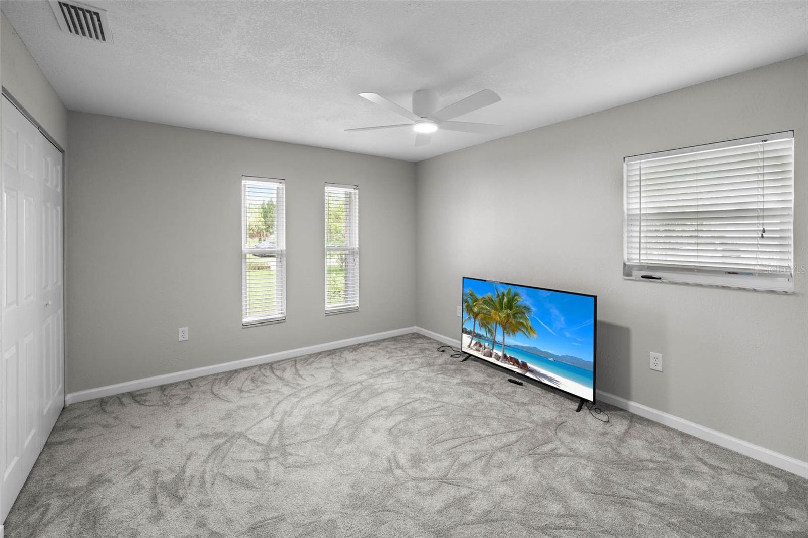 4299 BELLAIRE DR