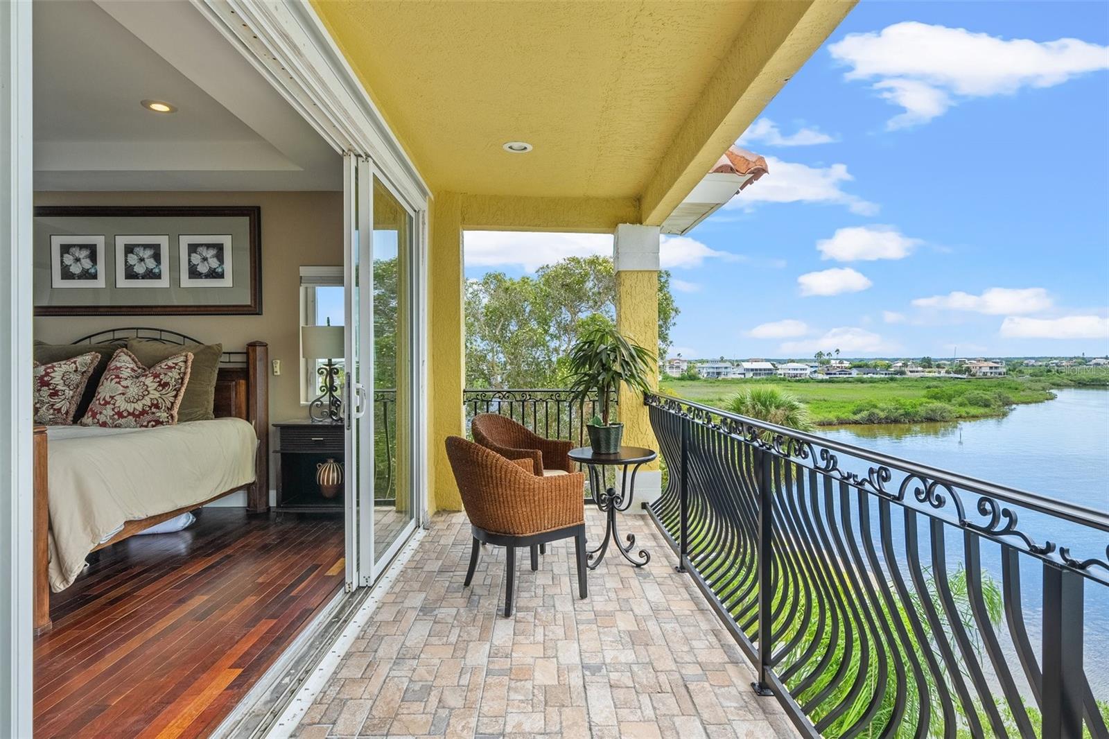 3236 GULF WINDS CIR