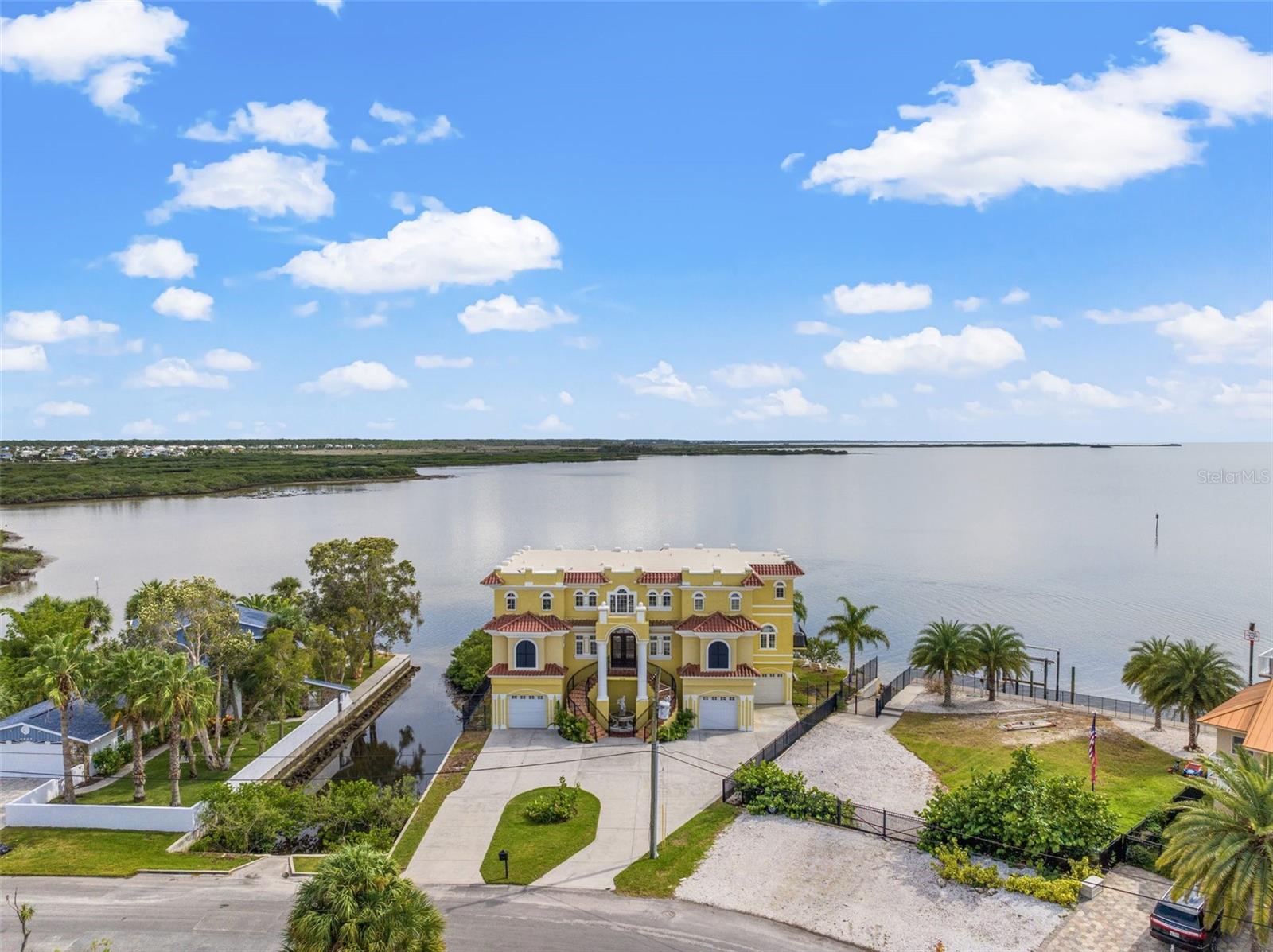 3236 GULF WINDS CIR