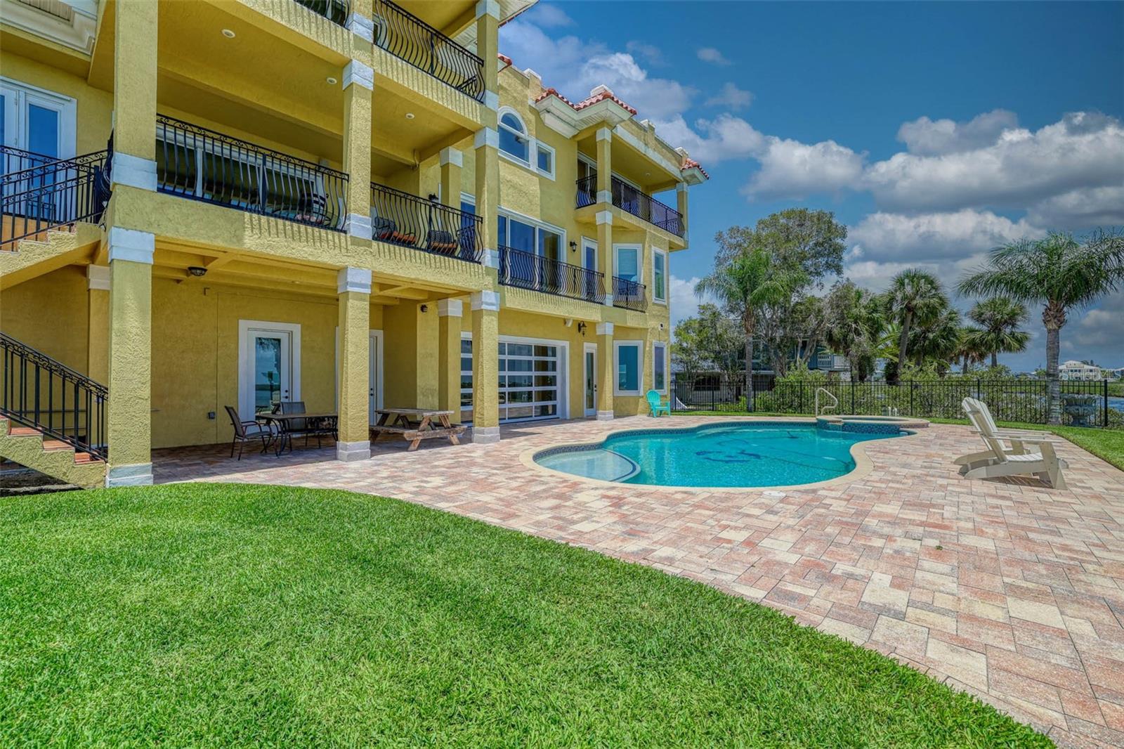 3236 GULF WINDS CIR