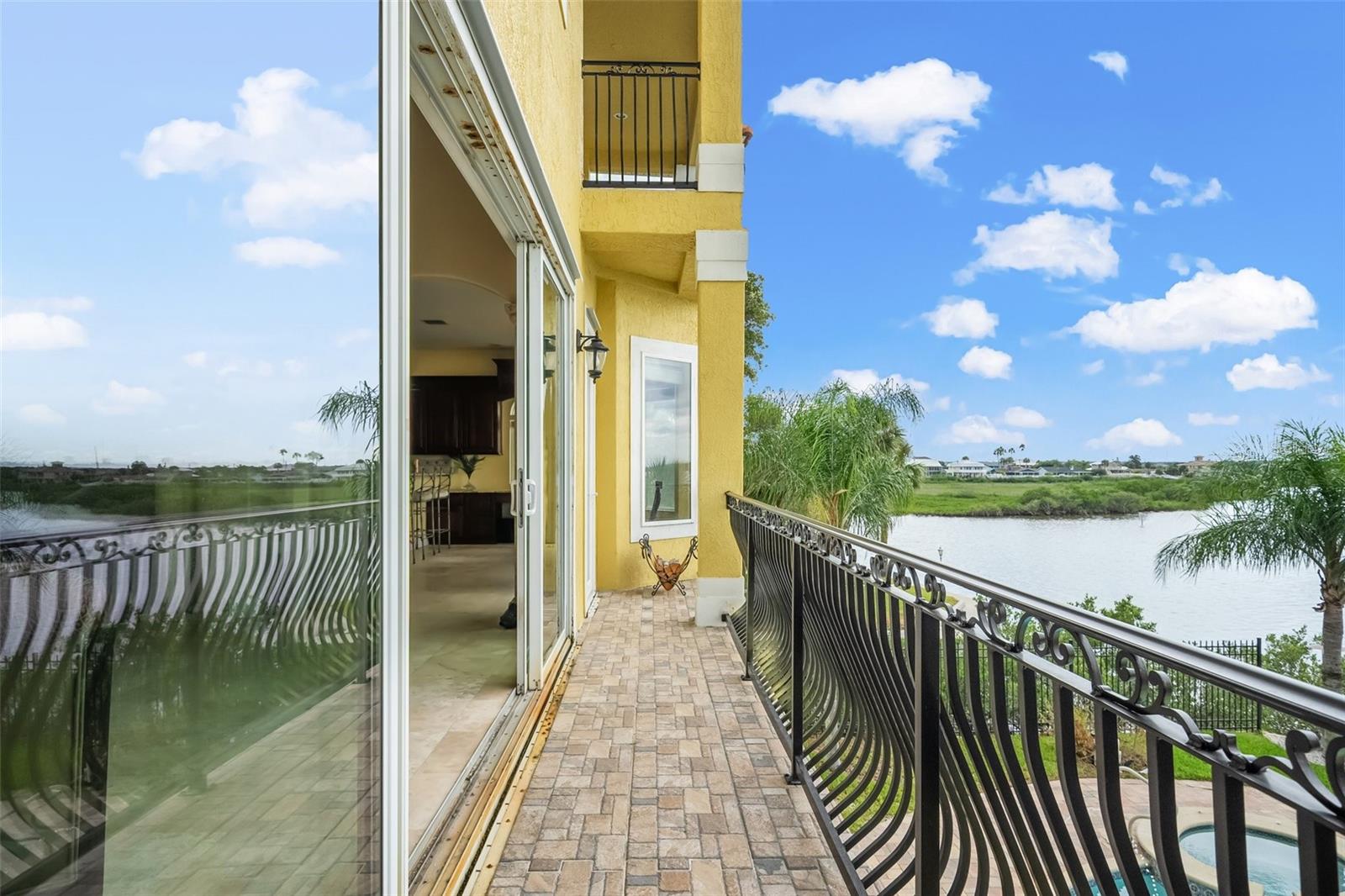 3236 GULF WINDS CIR