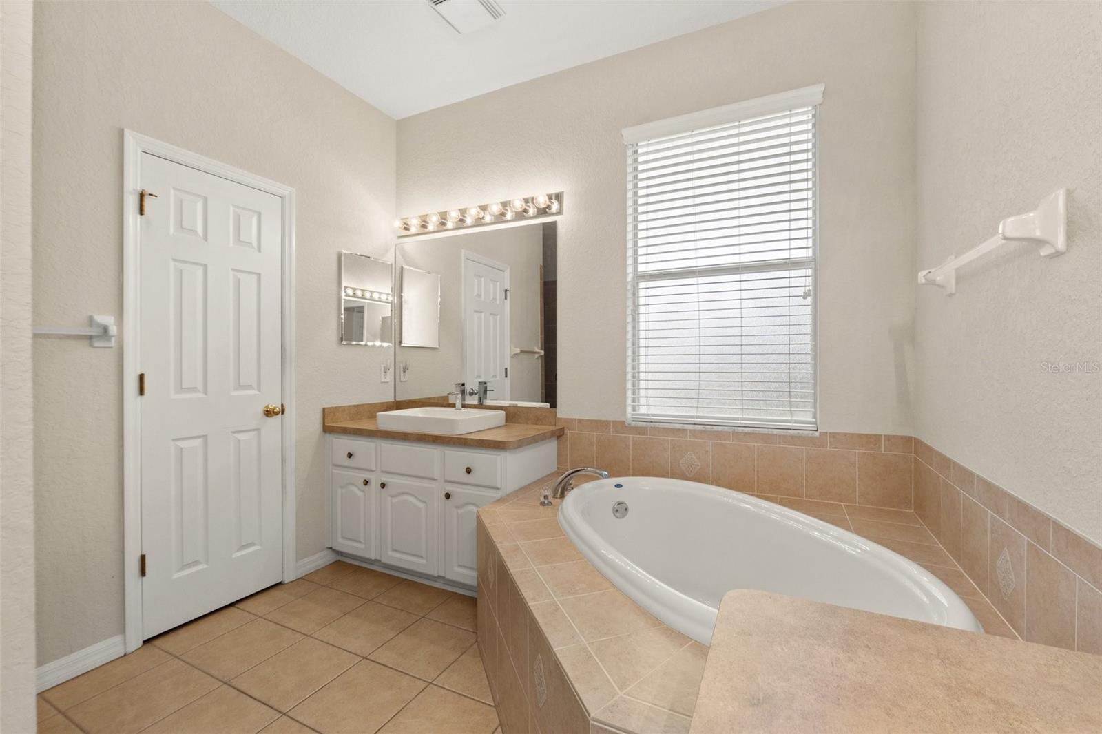 4619 BAYRIDGE CT