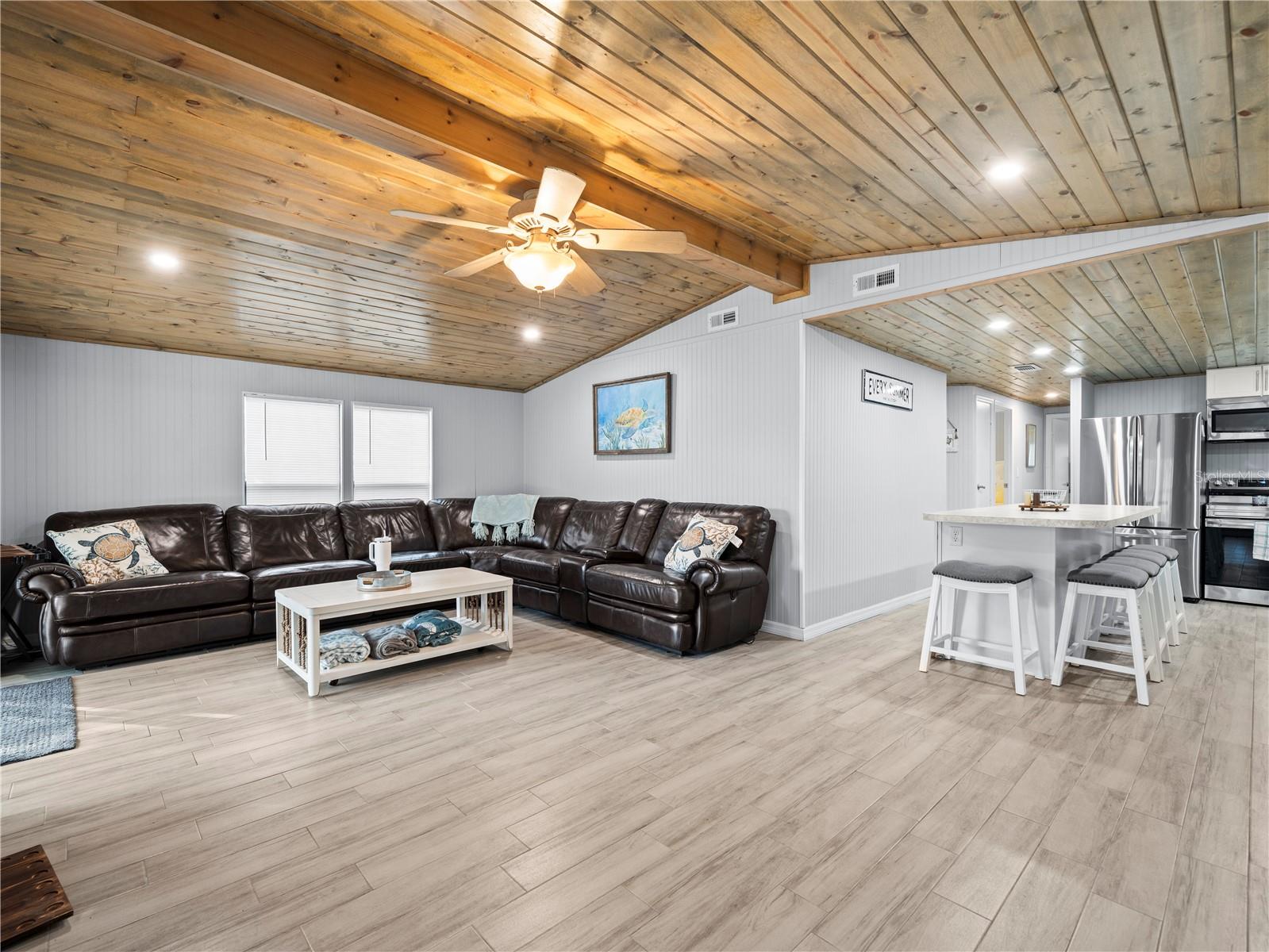 6999 E RICHARD DR