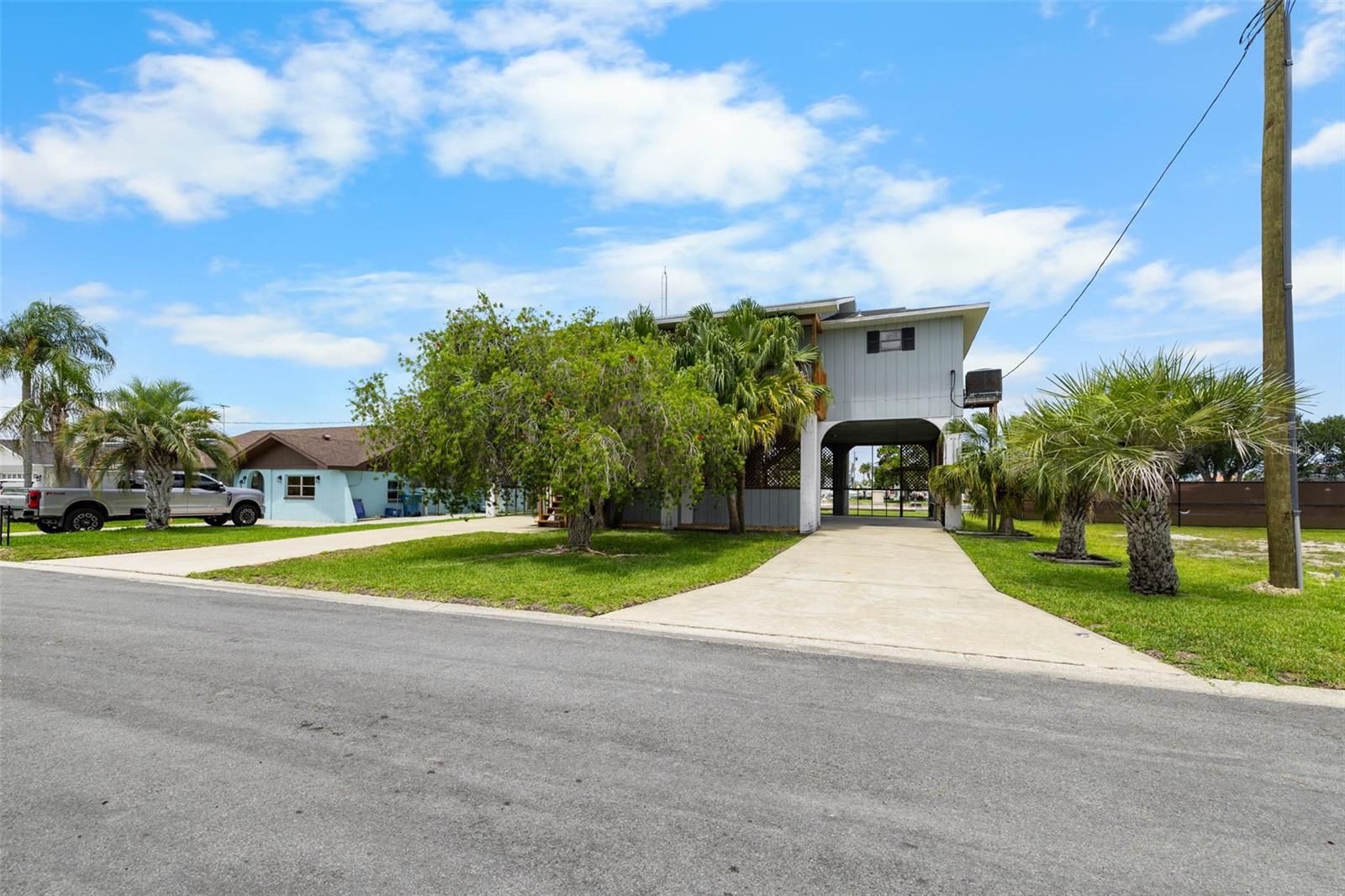 4279 NEWPORT DR