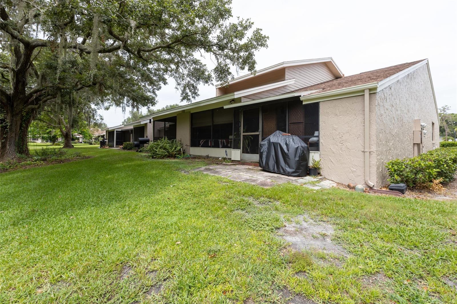 5225 IMPERIAL LAKES BLVD #9