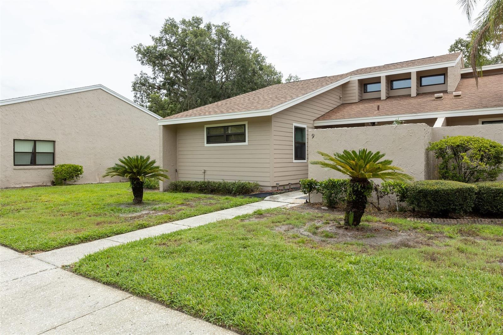 5225 IMPERIAL LAKES BLVD #9
