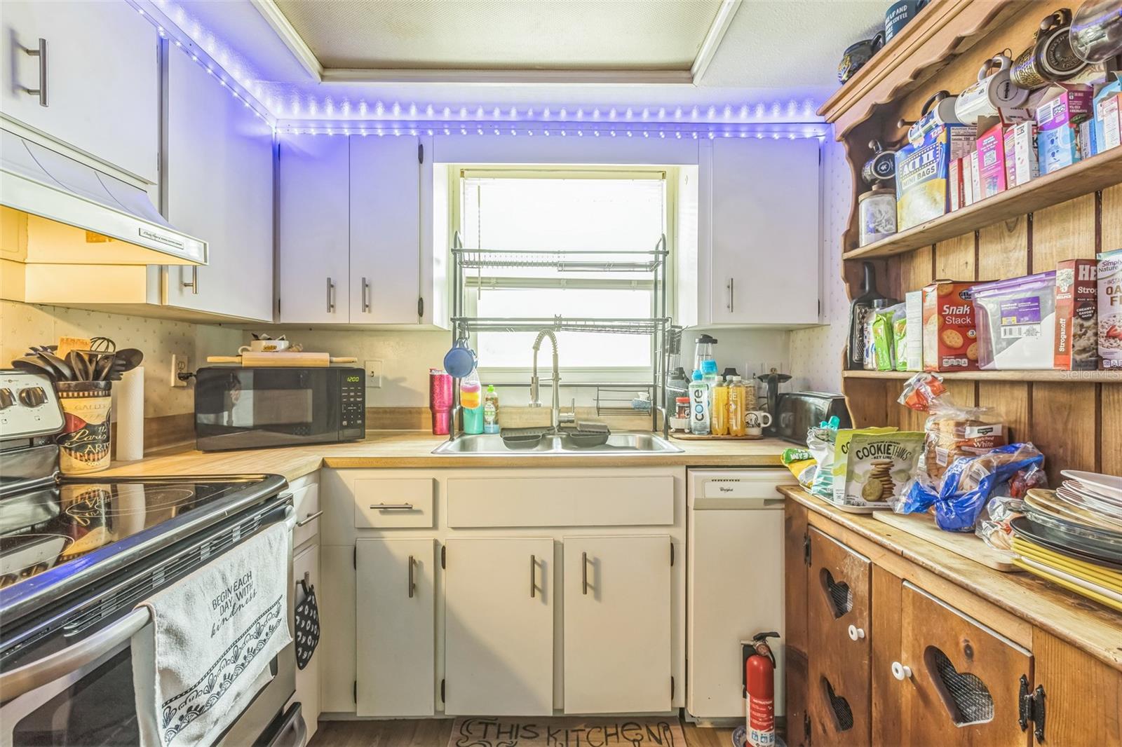 5225 IMPERIAL LAKES BLVD #9