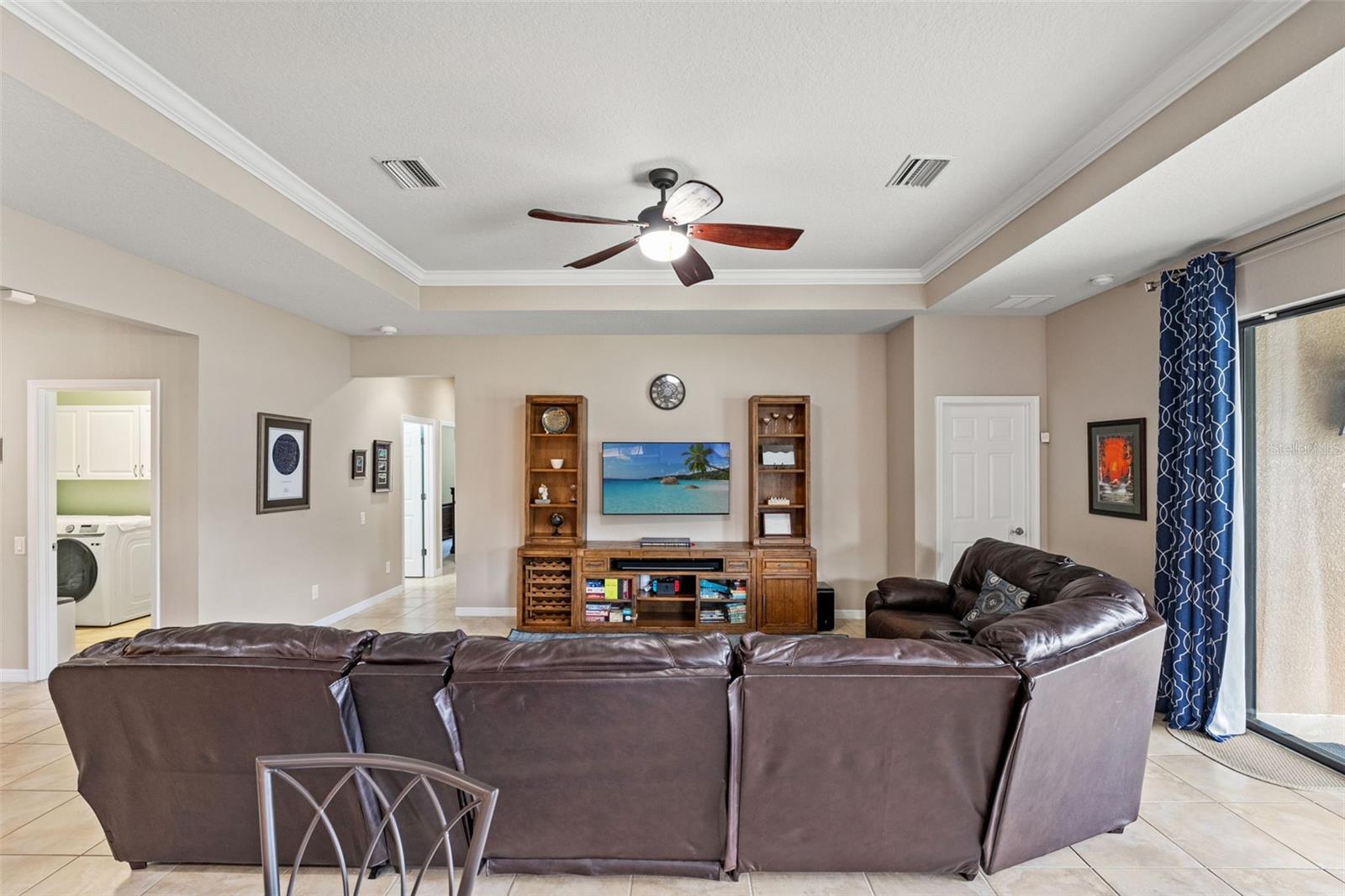 2226 LANDSIDE DR