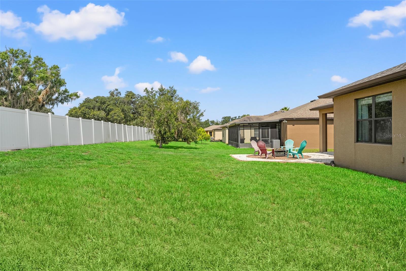 2226 LANDSIDE DR