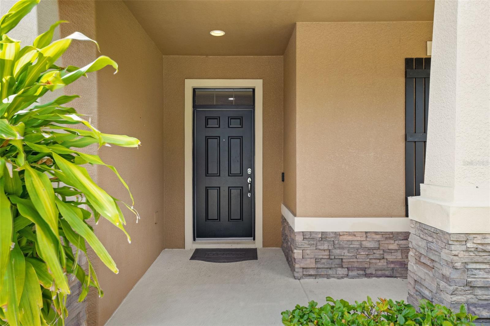 2226 LANDSIDE DR