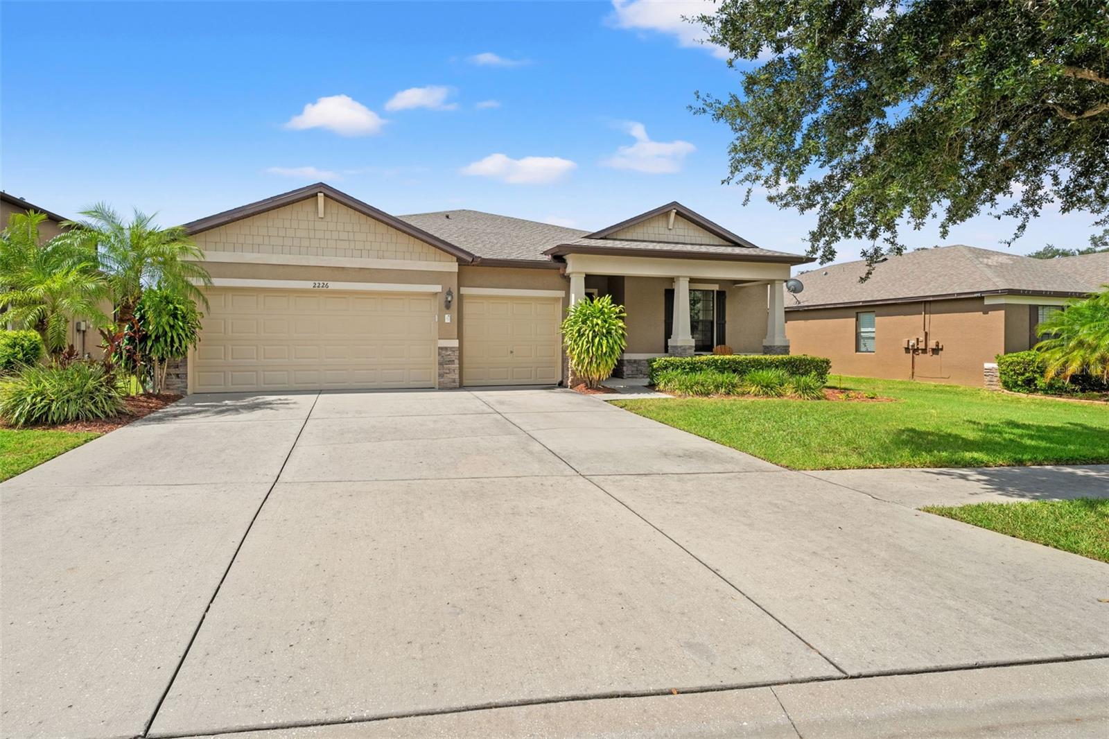 2226 LANDSIDE DR