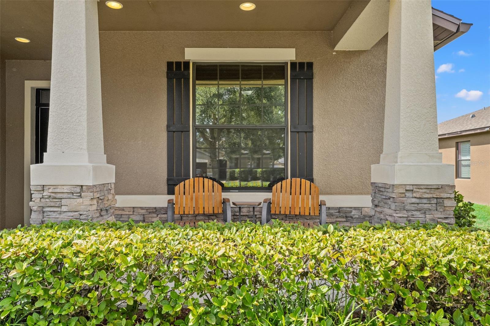 2226 LANDSIDE DR