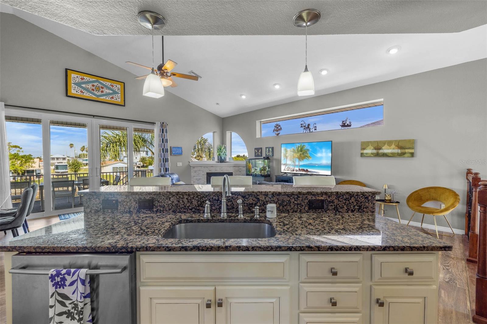 4387 2ND ISLE DR