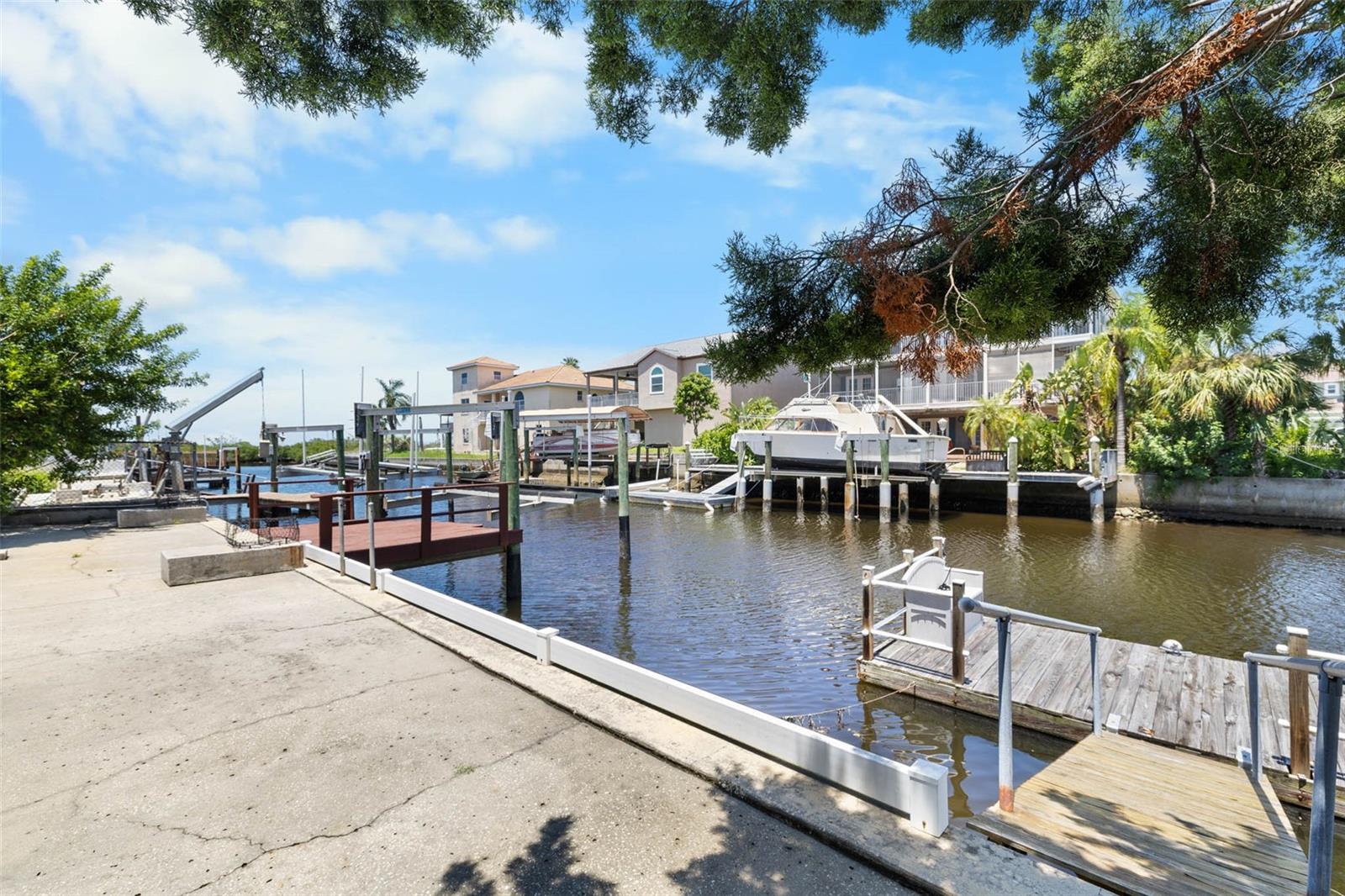 7313 HATTERAS DR