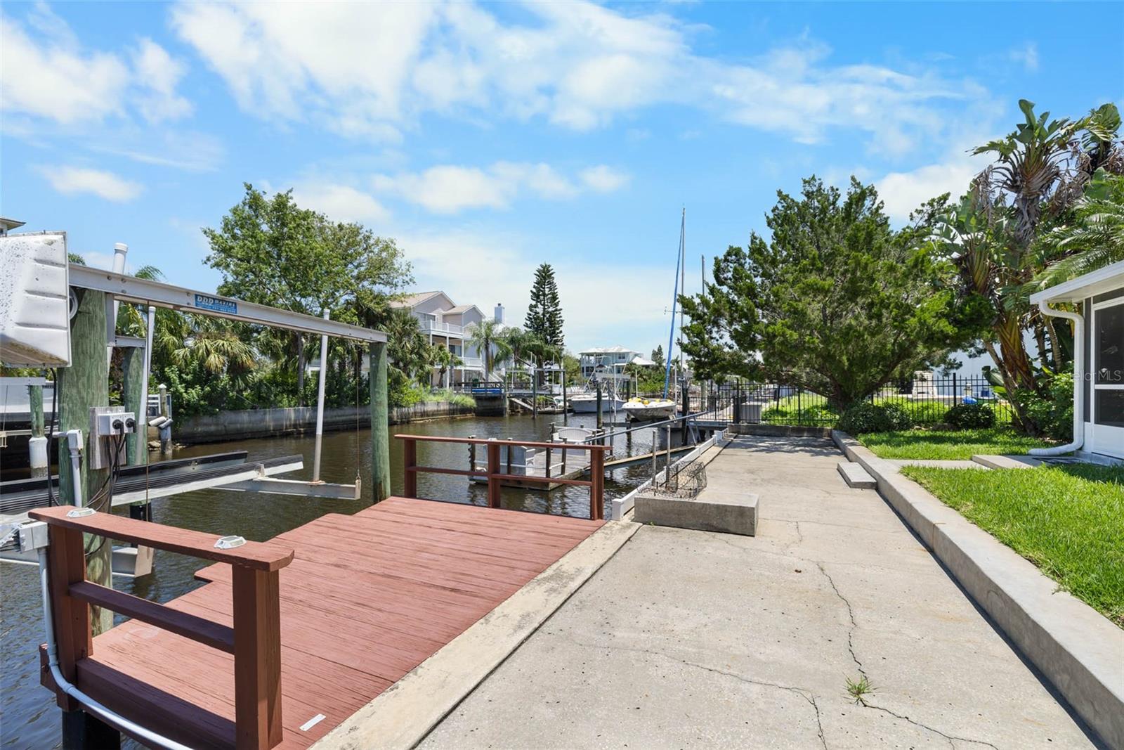 7313 HATTERAS DR