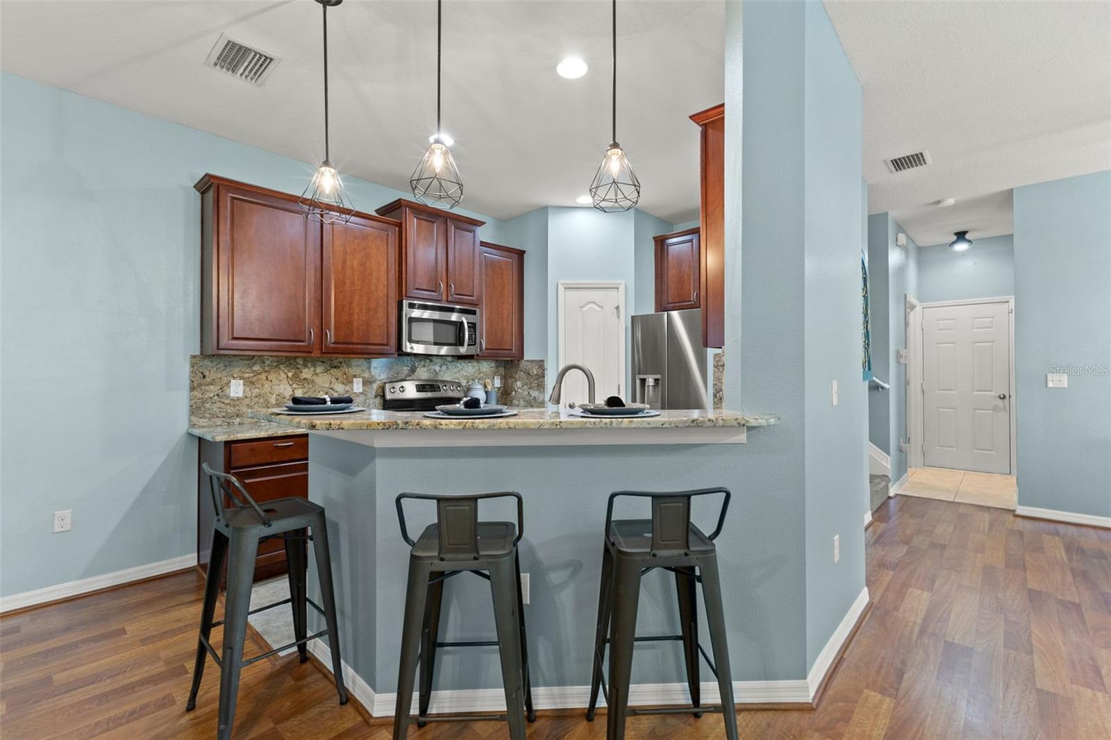 8405 BLUE ROCK DR