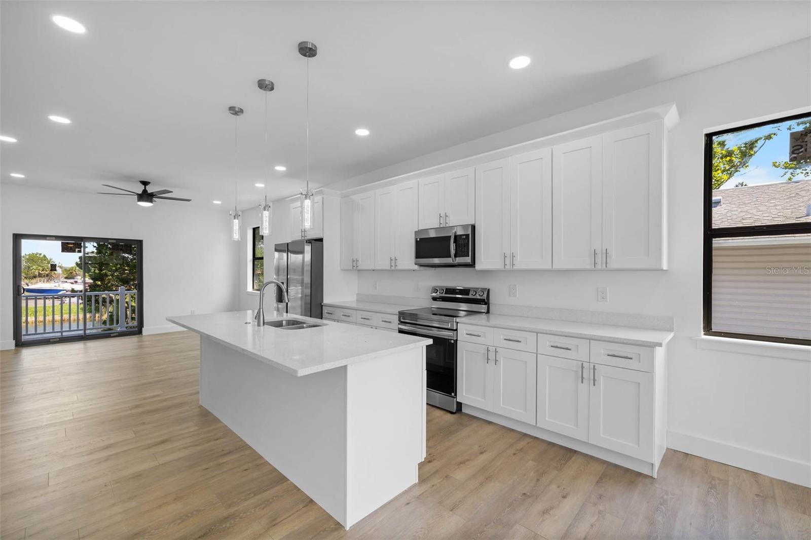 3368 FERNLEAF DR
