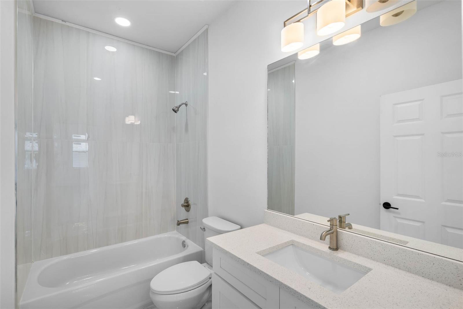 3368 FERNLEAF DR
