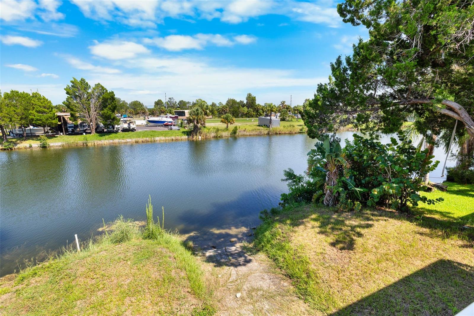 3368 FERNLEAF DR
