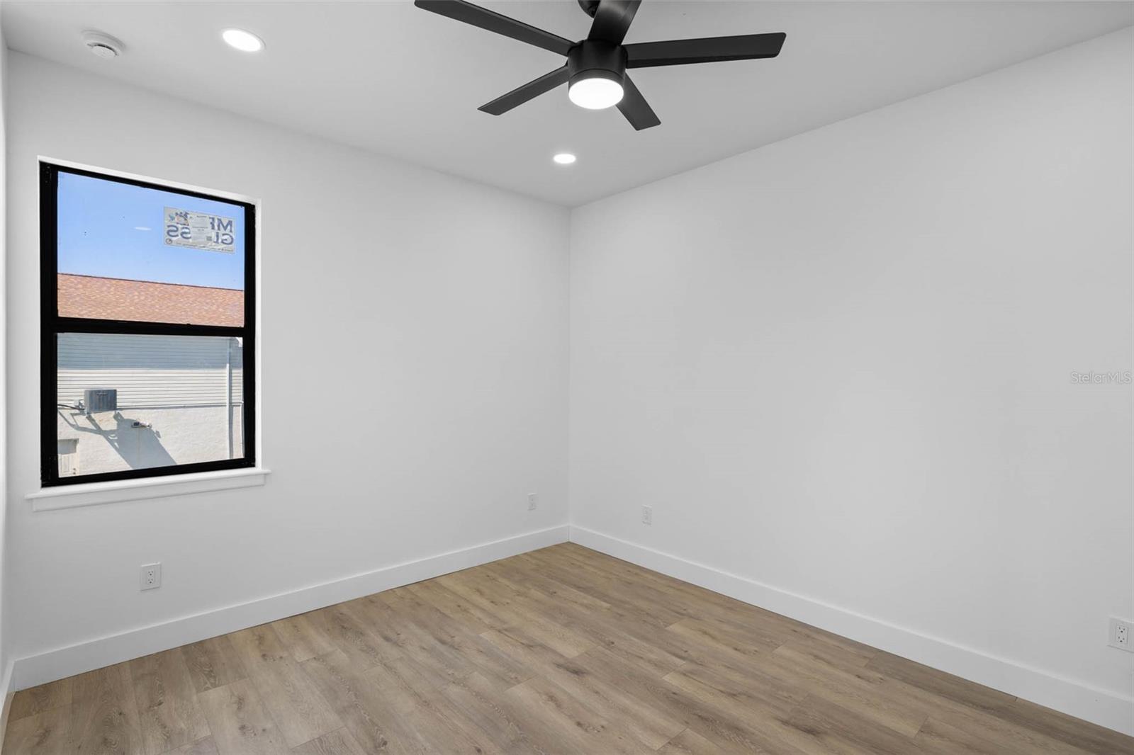 3368 FERNLEAF DR