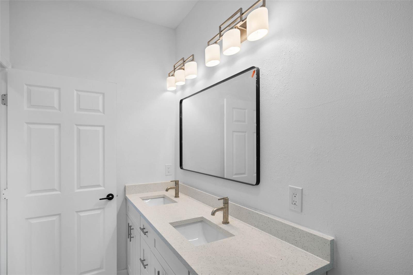 3368 FERNLEAF DR