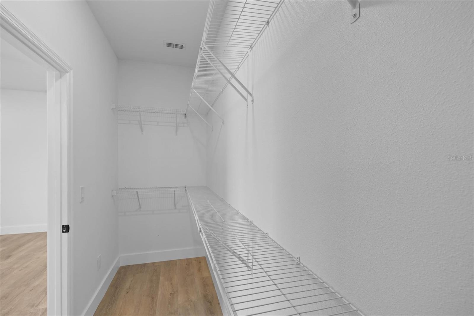 3368 FERNLEAF DR