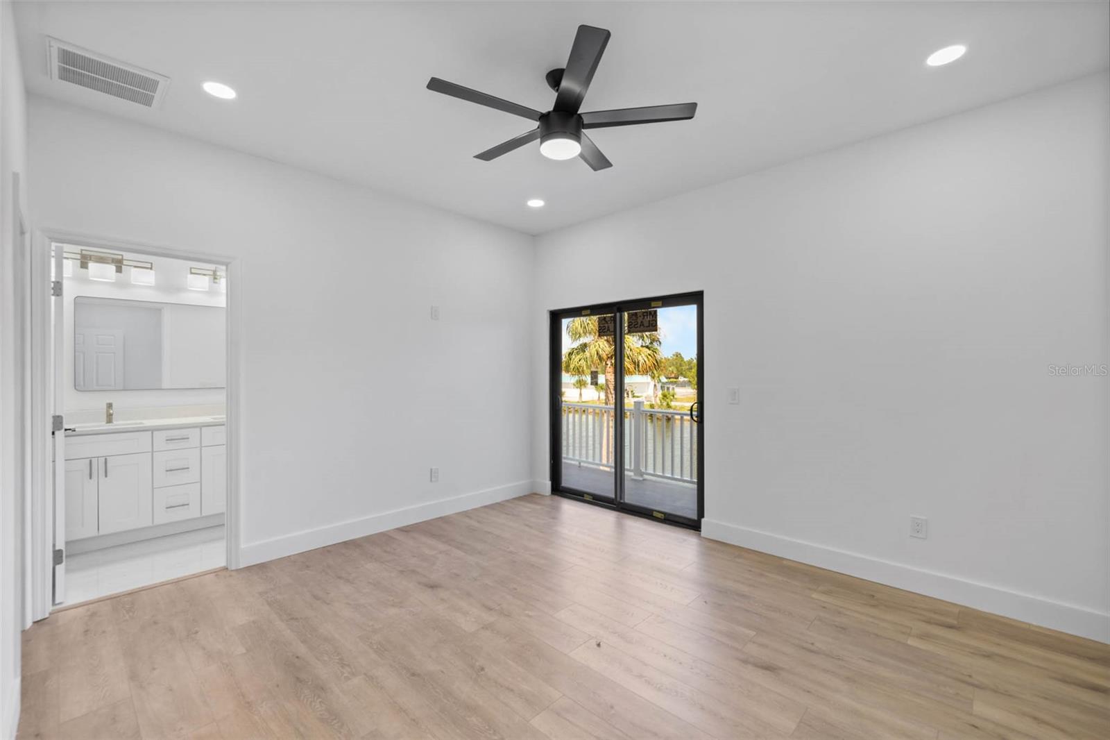 3368 FERNLEAF DR