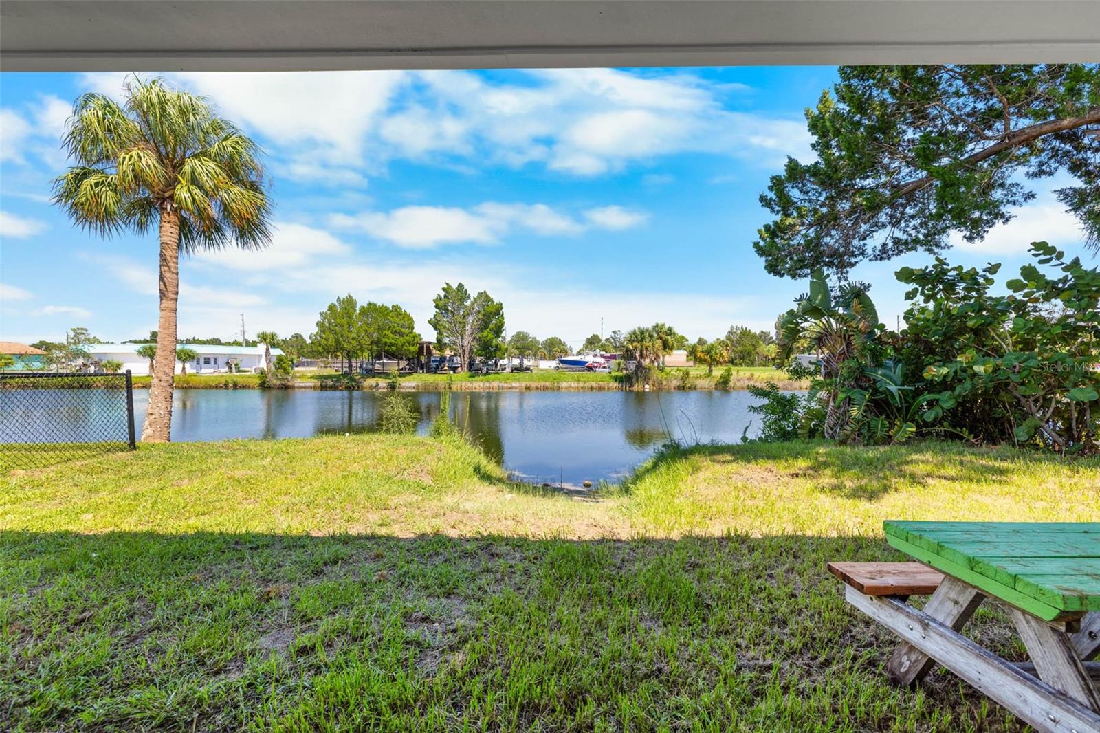 3368 FERNLEAF DR