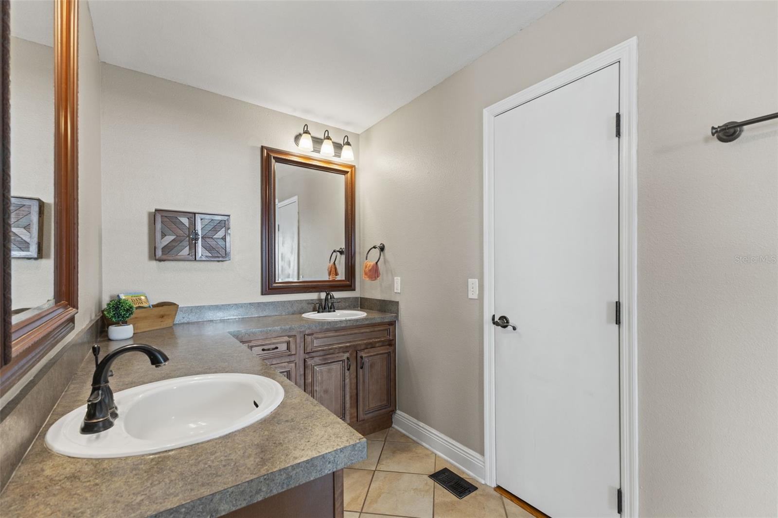 3416 CYPRESS HEAD CT