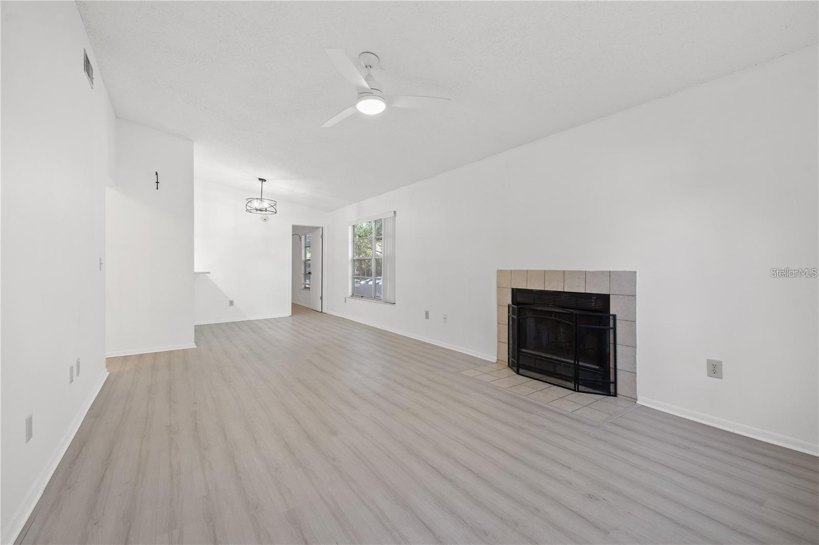 4004 DREAM OAK PL #203