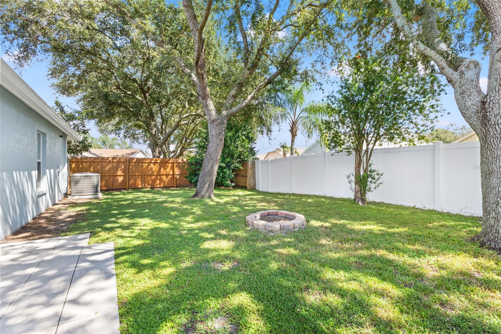 7949 FLORADORA DR