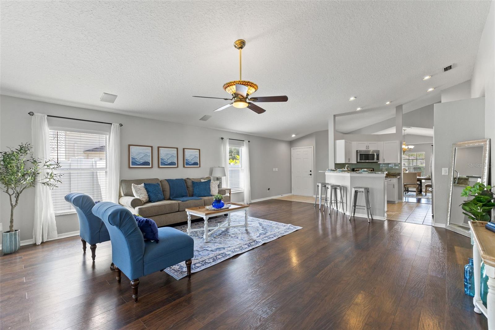 7949 FLORADORA DR