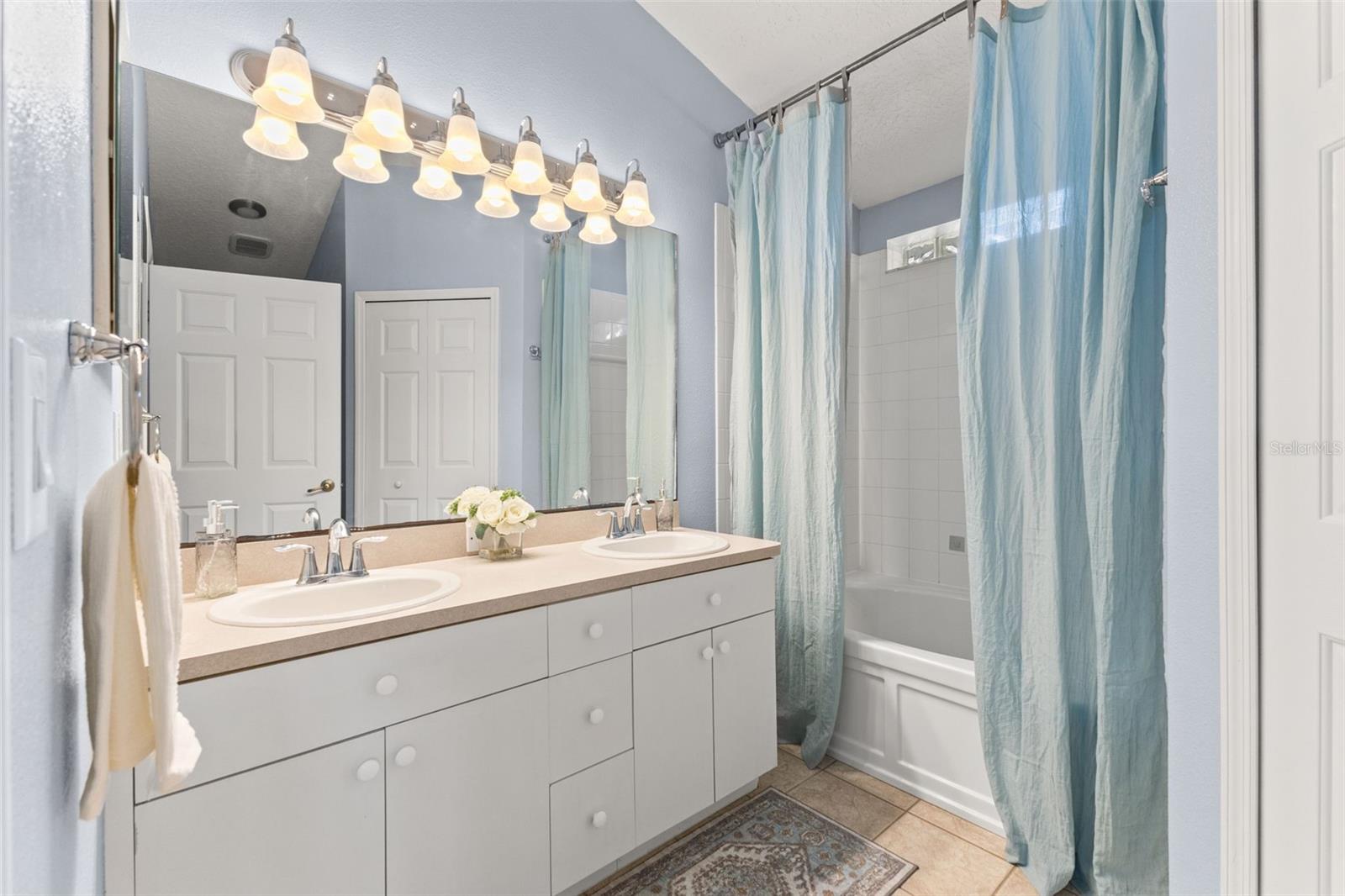 7949 FLORADORA DR