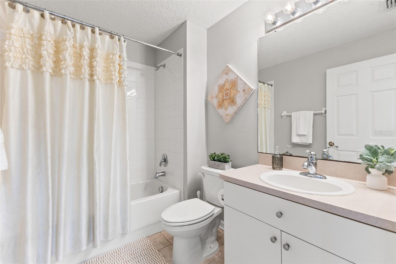7949 FLORADORA DR
