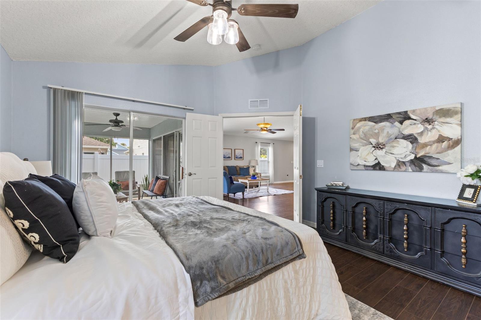 7949 FLORADORA DR