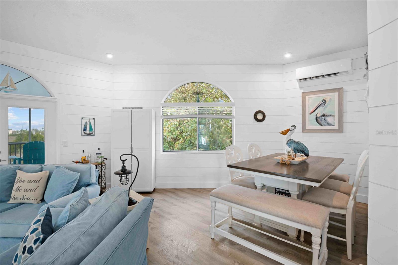 3460 CRAPE MYRTLE DR