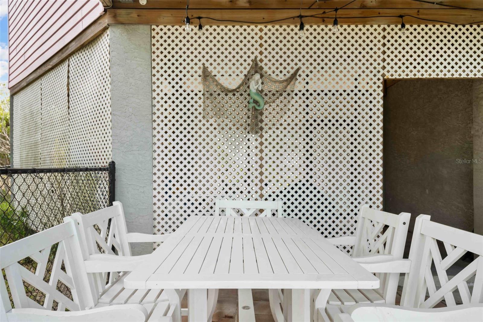 3460 CRAPE MYRTLE DR