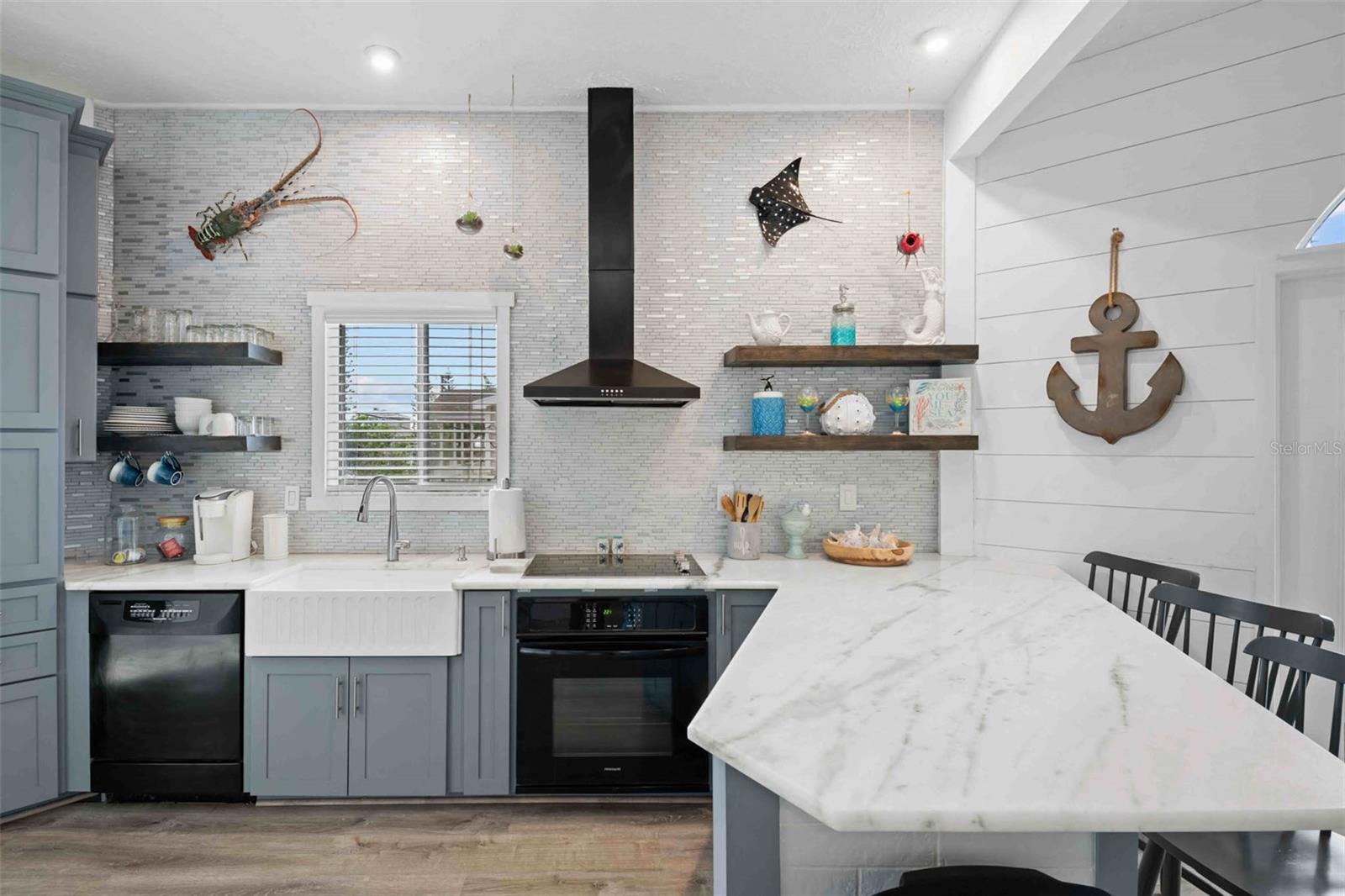 3460 CRAPE MYRTLE DR