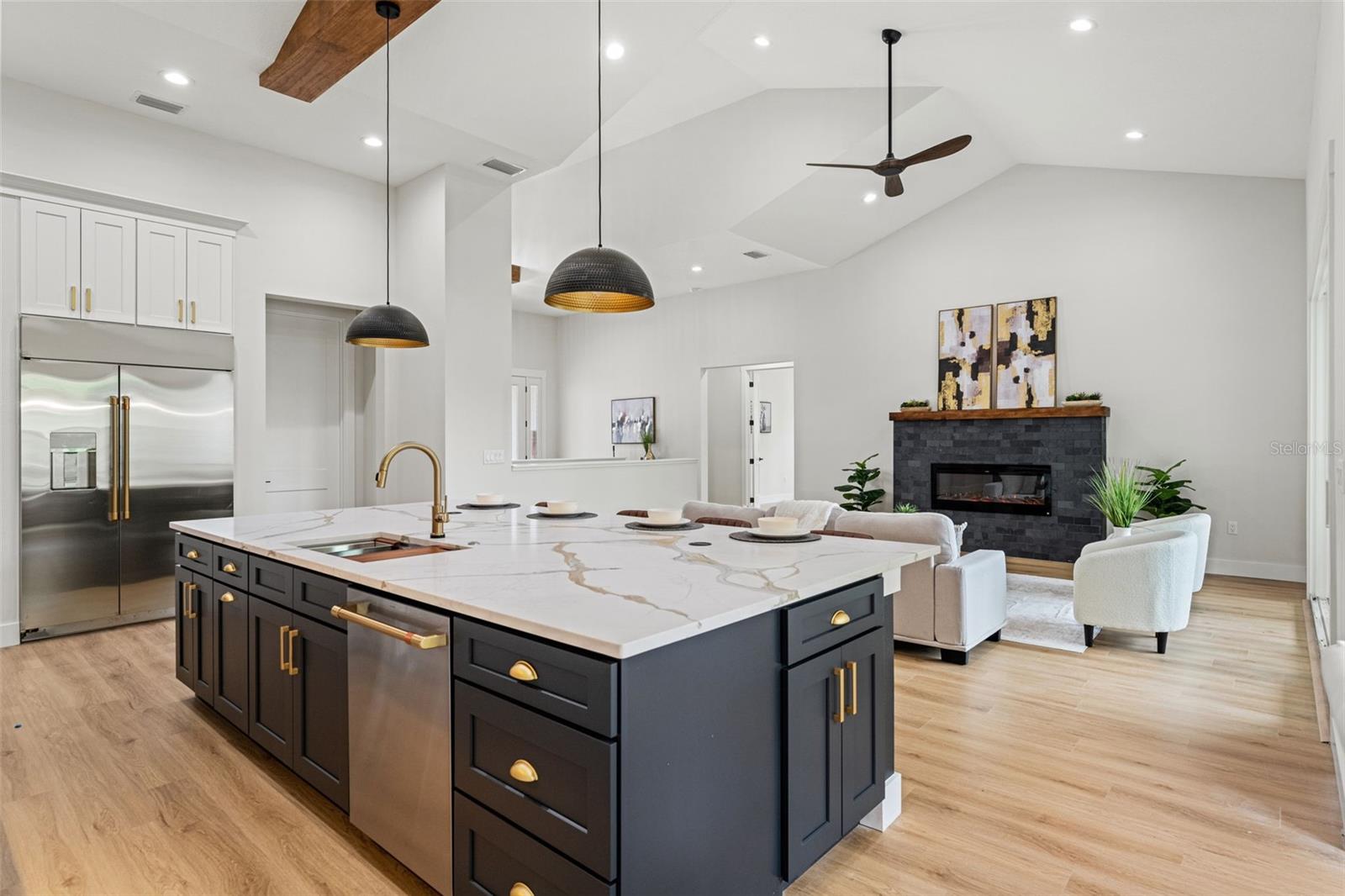 4522 MAJESTIC HILLS LOOP