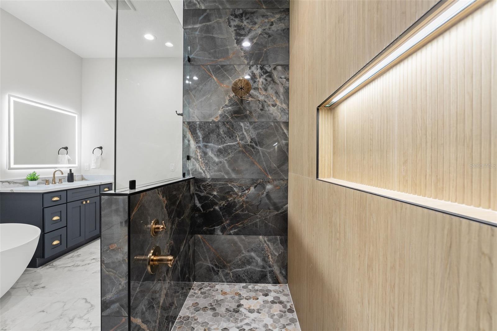 4522 MAJESTIC HILLS LOOP