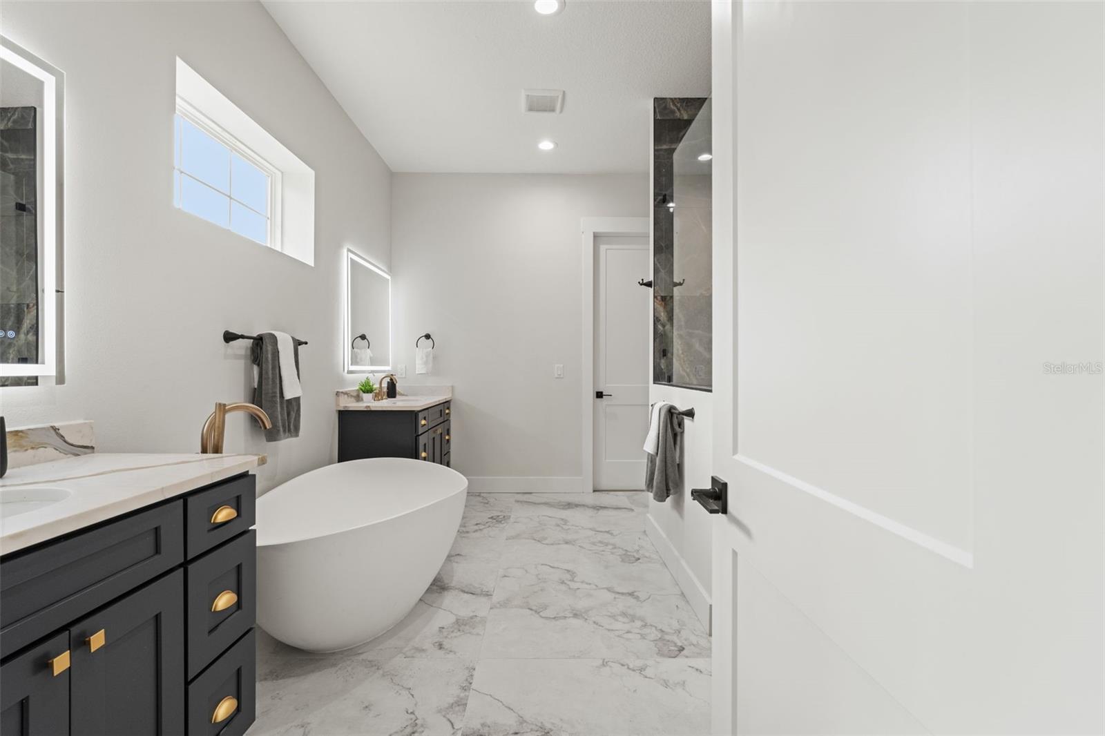 4522 MAJESTIC HILLS LOOP