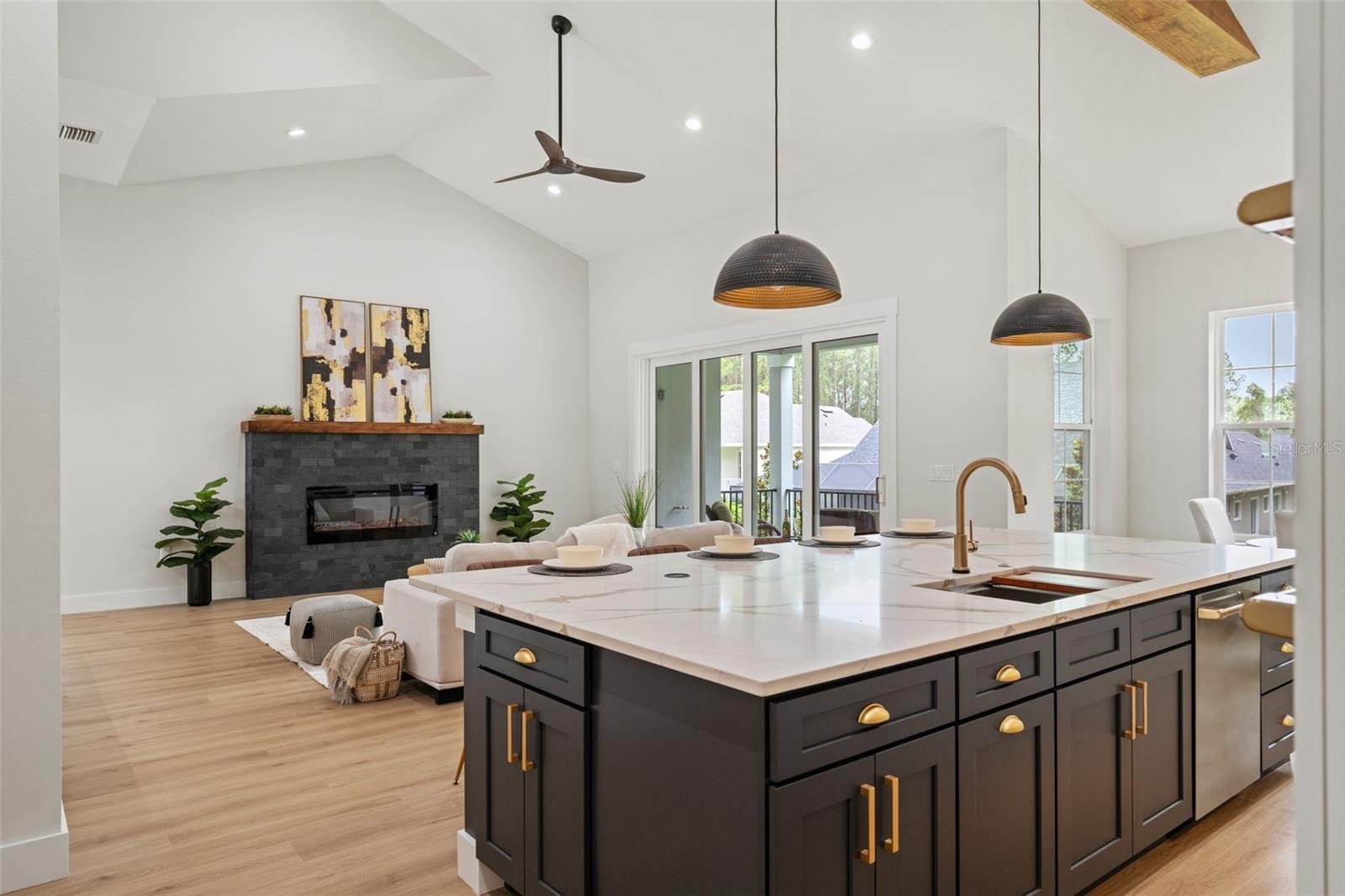 4522 MAJESTIC HILLS LOOP