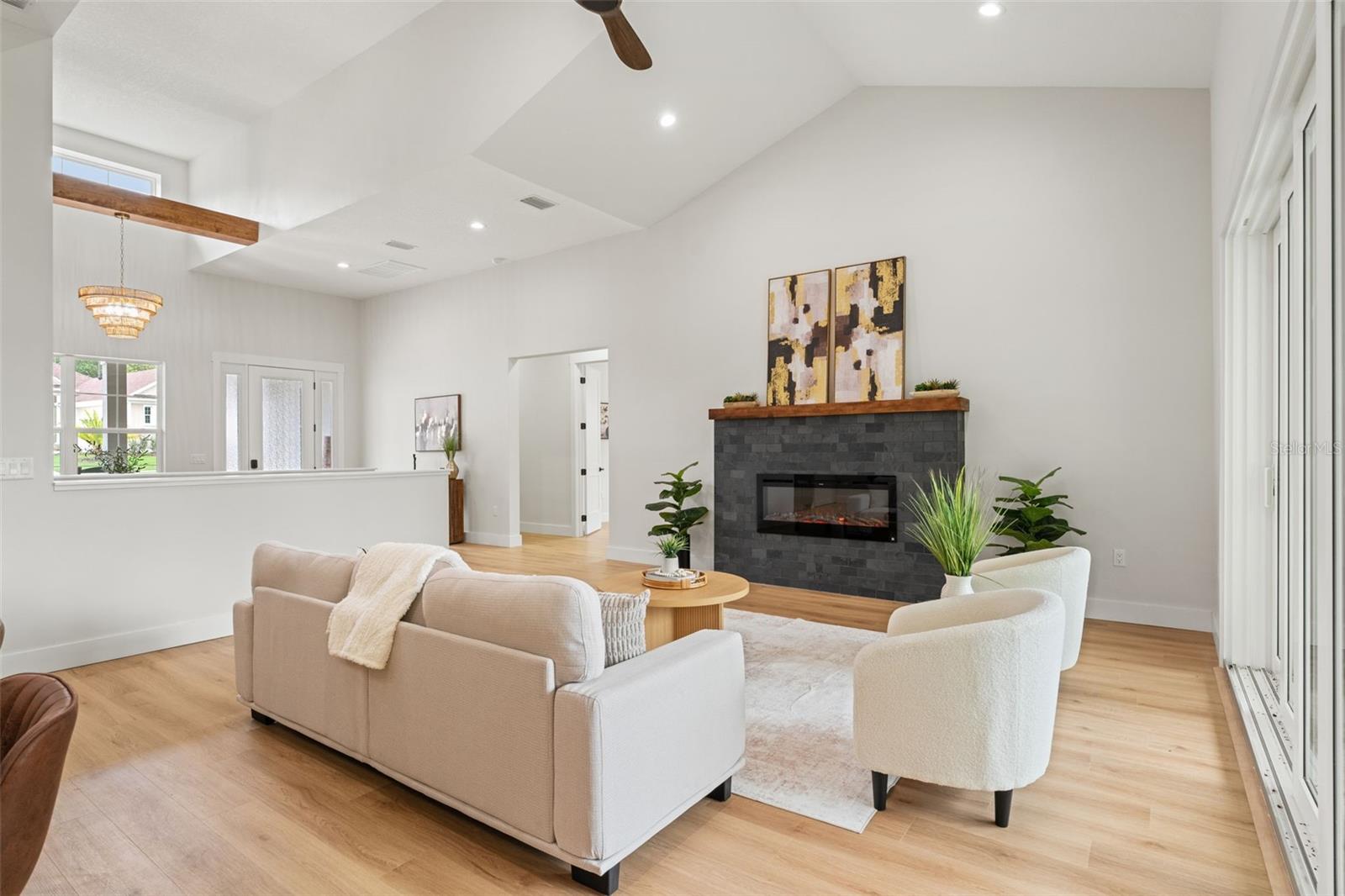 4522 MAJESTIC HILLS LOOP