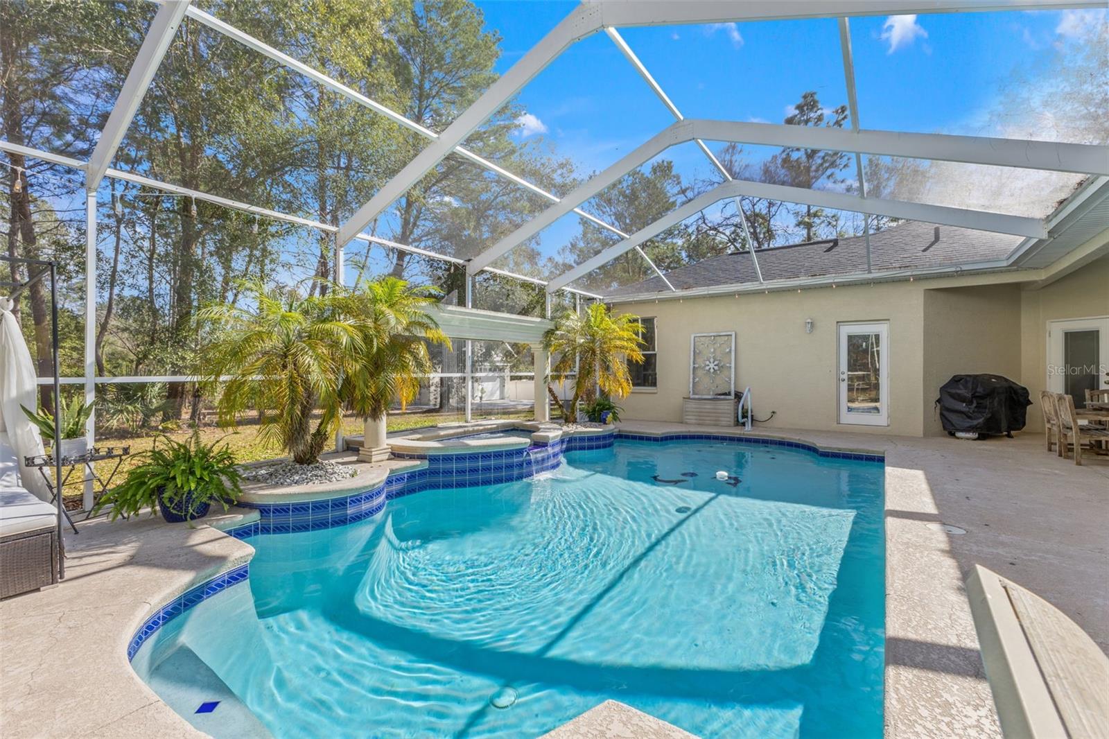 14071 LINDEN DR