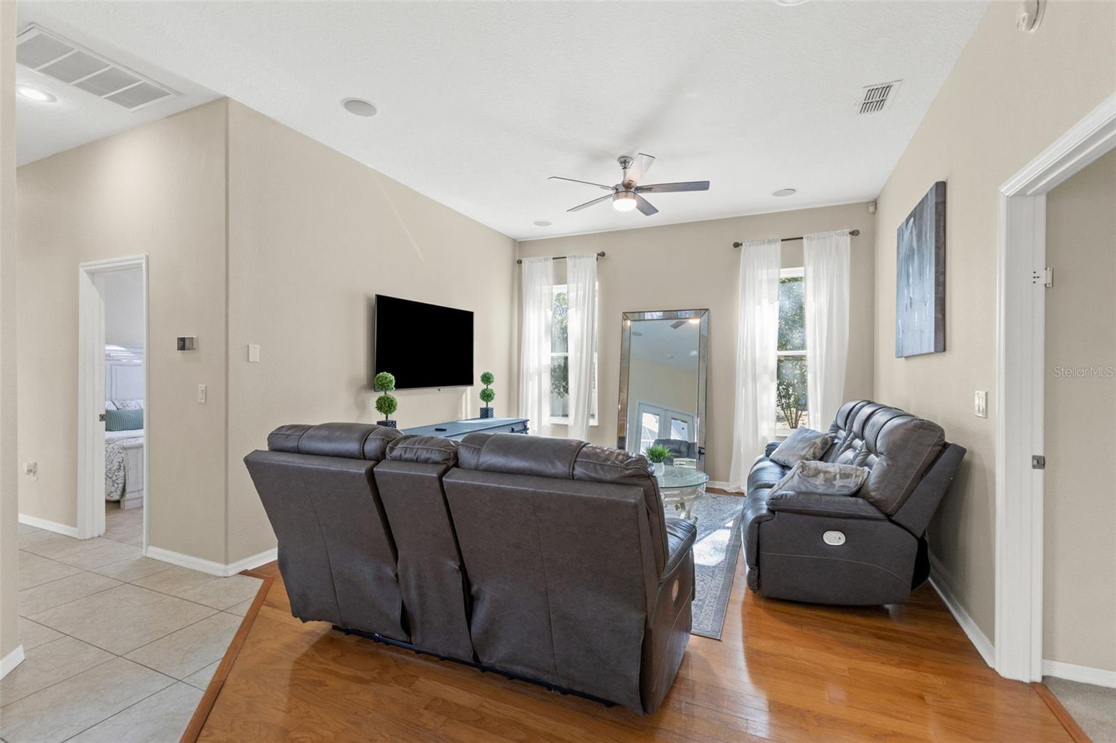 14071 LINDEN DR