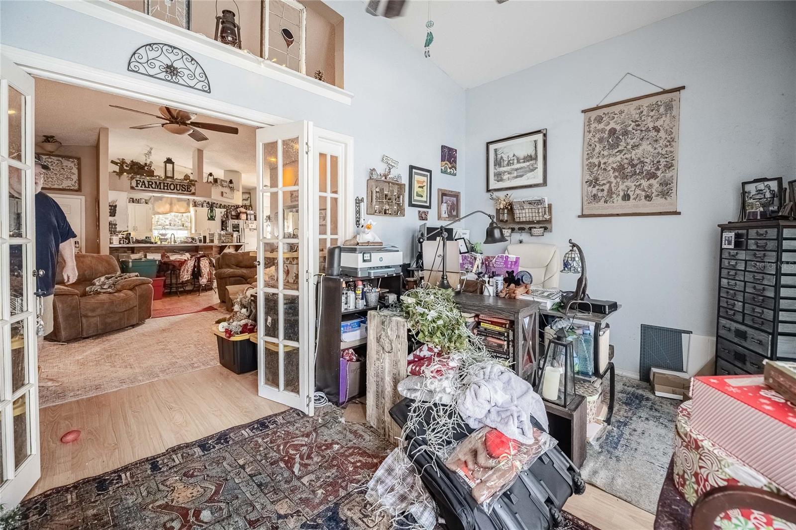 463 EMERALD COVE LOOP