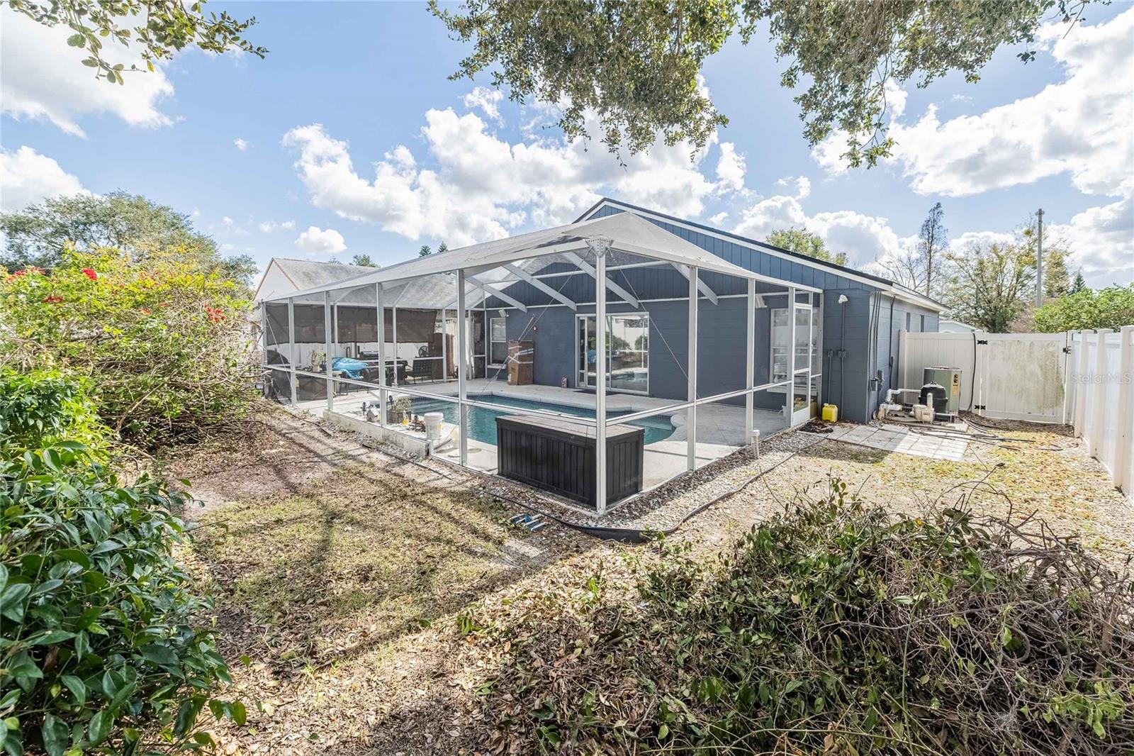 463 EMERALD COVE LOOP