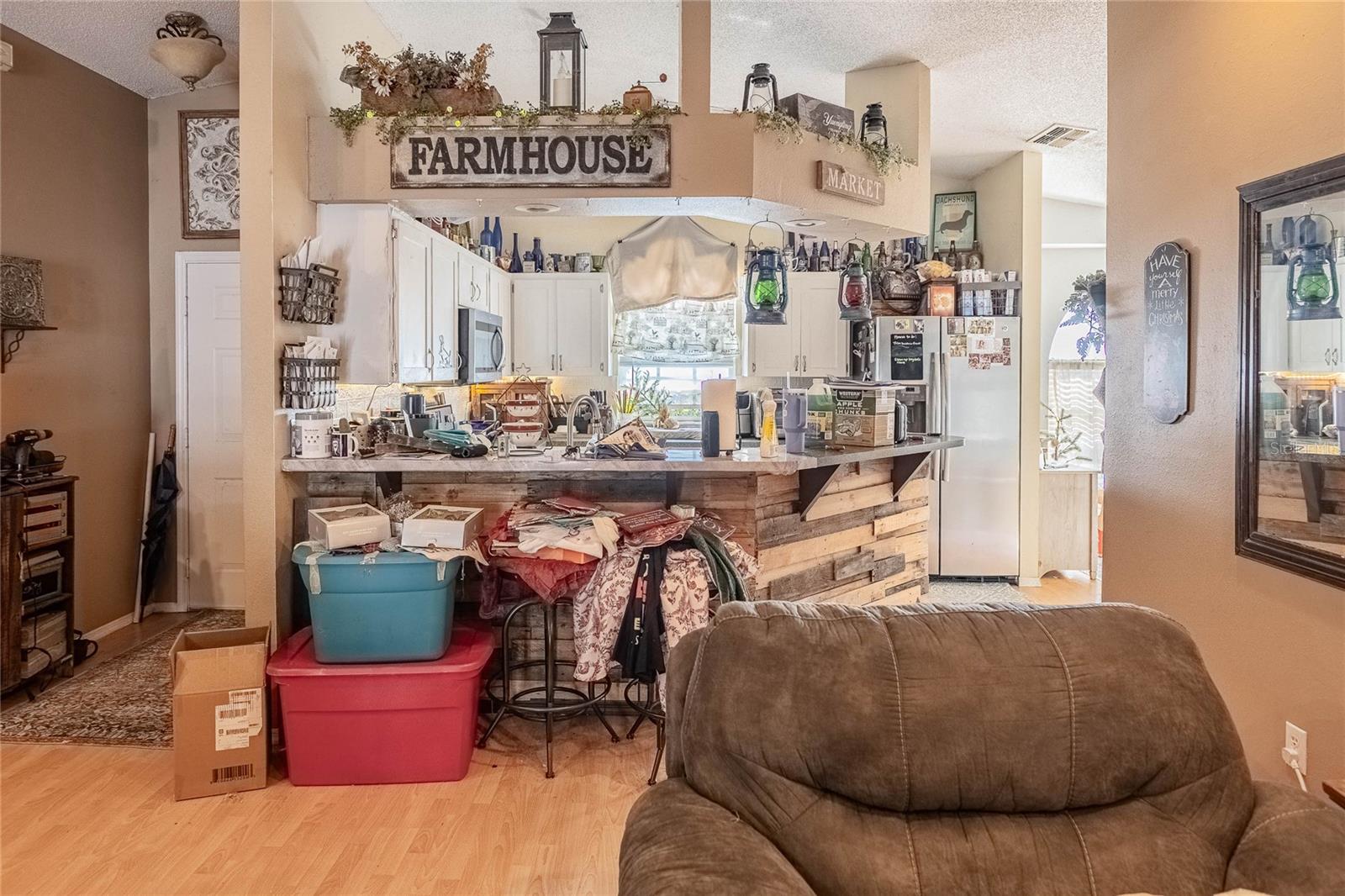 463 EMERALD COVE LOOP