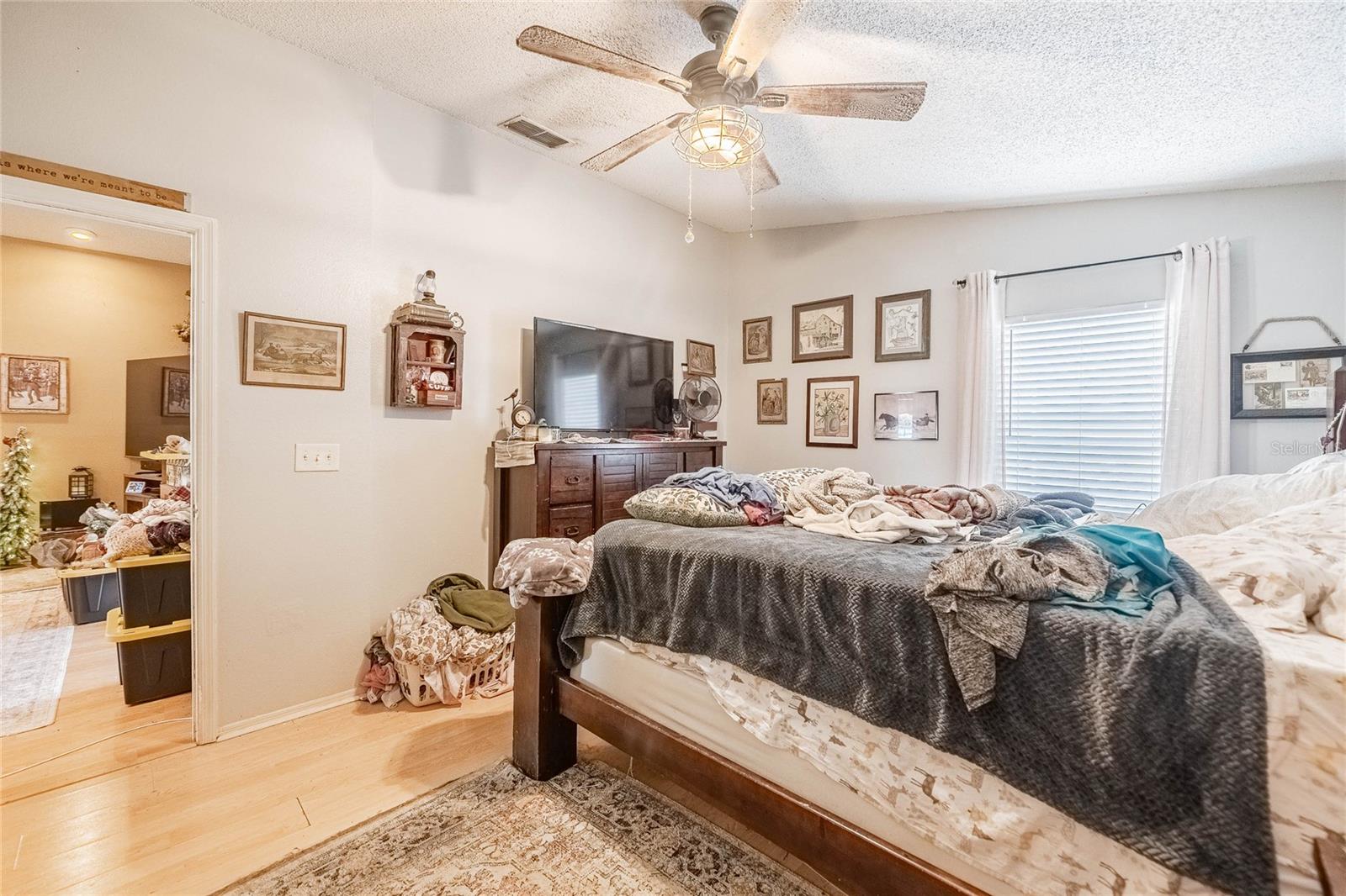 463 EMERALD COVE LOOP