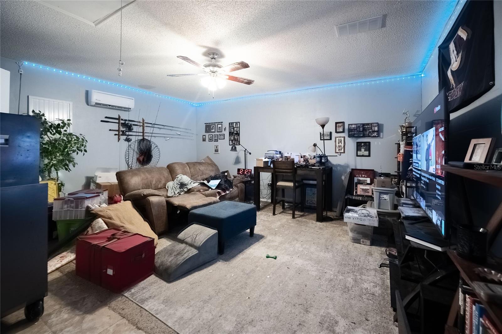 463 EMERALD COVE LOOP